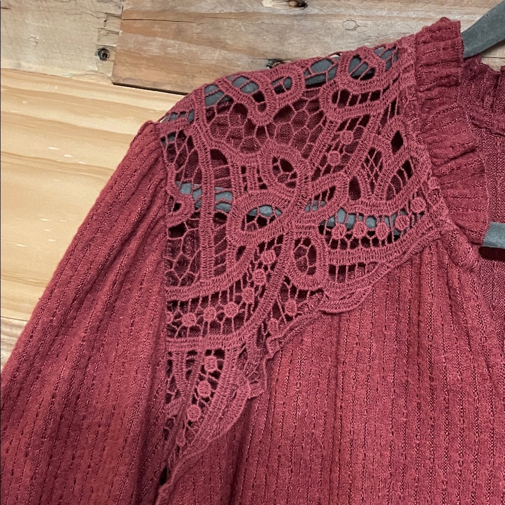 Maurices size 4X Burgundy Lace Shoulder Balloon Sleeve Soft and Stretchy Blouse - Picture 3 of 8